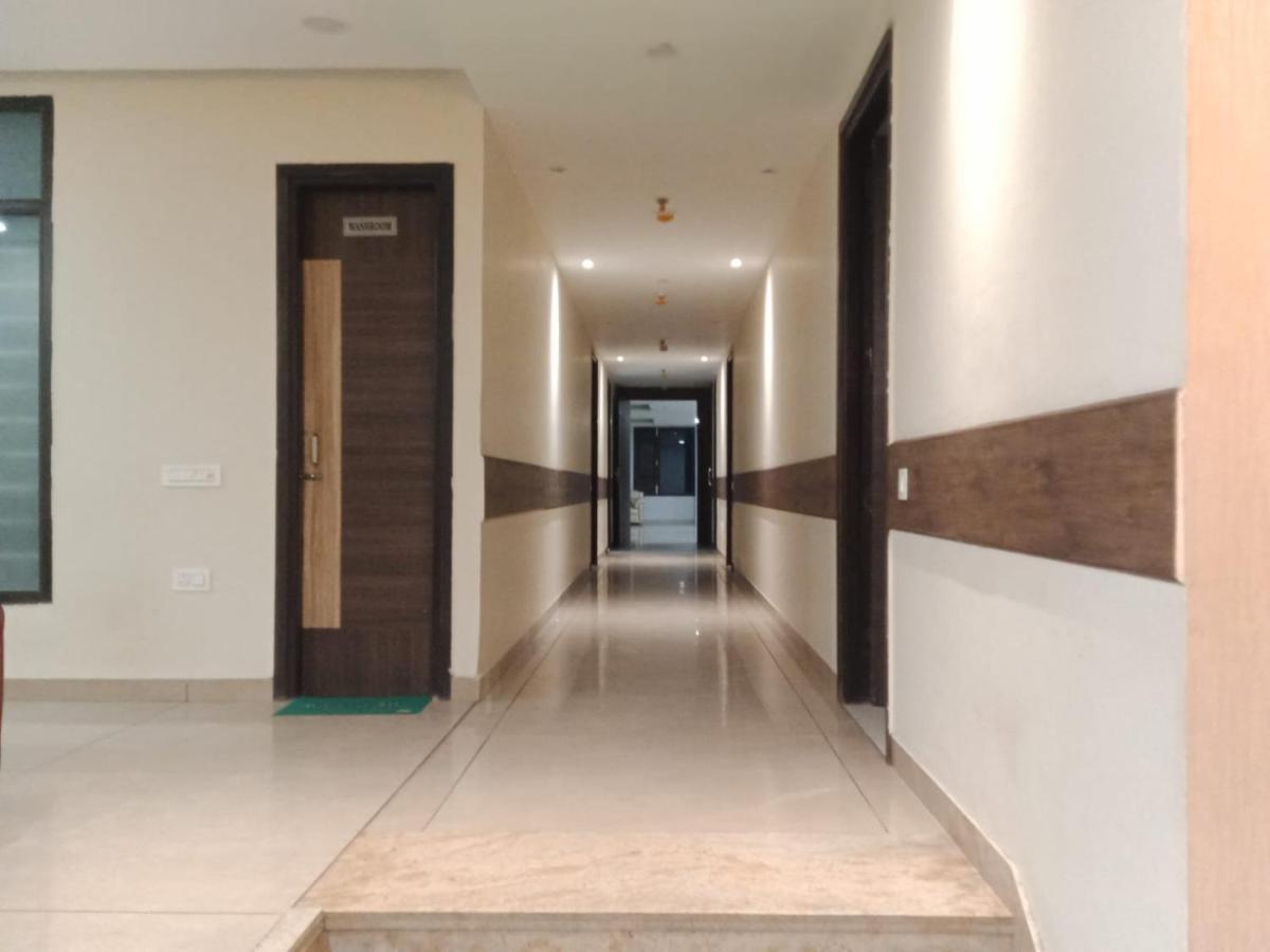 Hotel Golden Leaf Mohali Luaran gambar