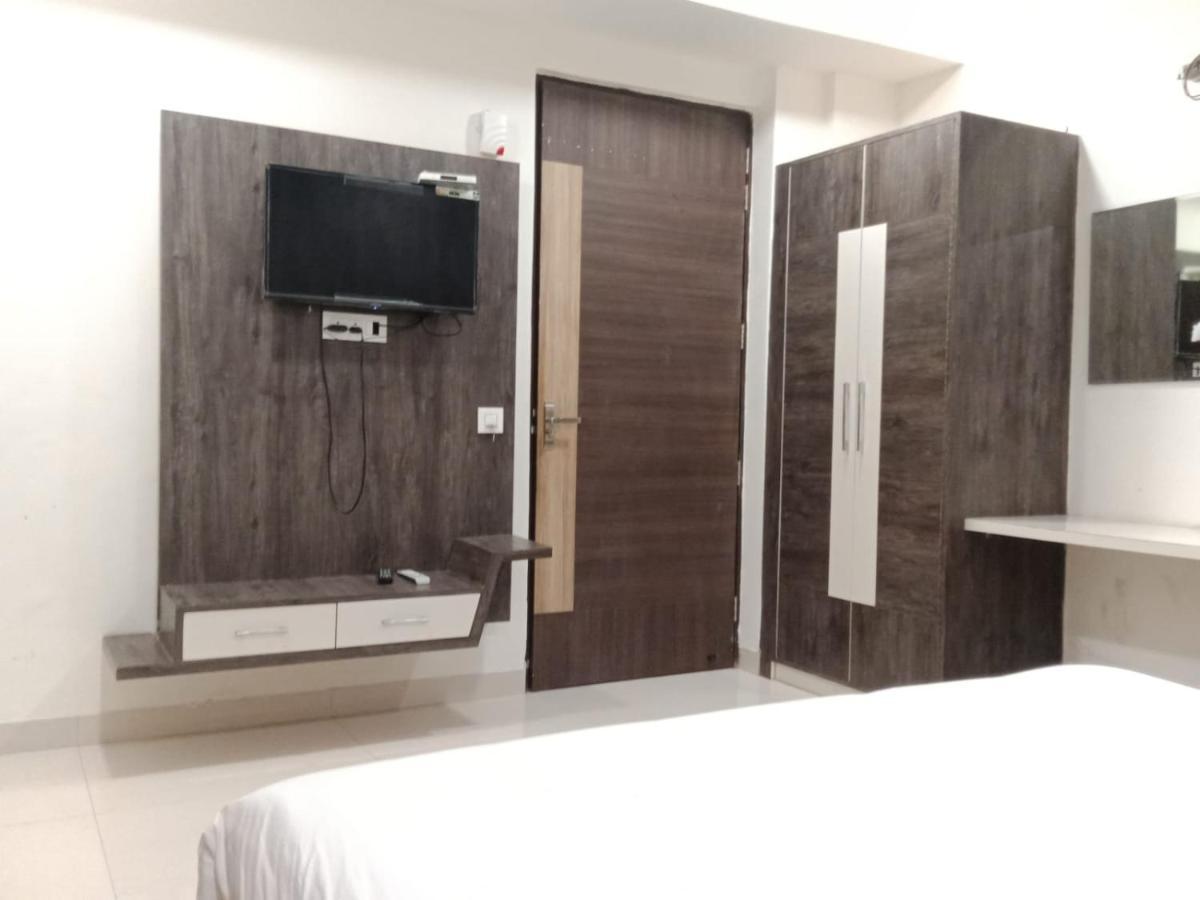 Hotel Golden Leaf Mohali Luaran gambar