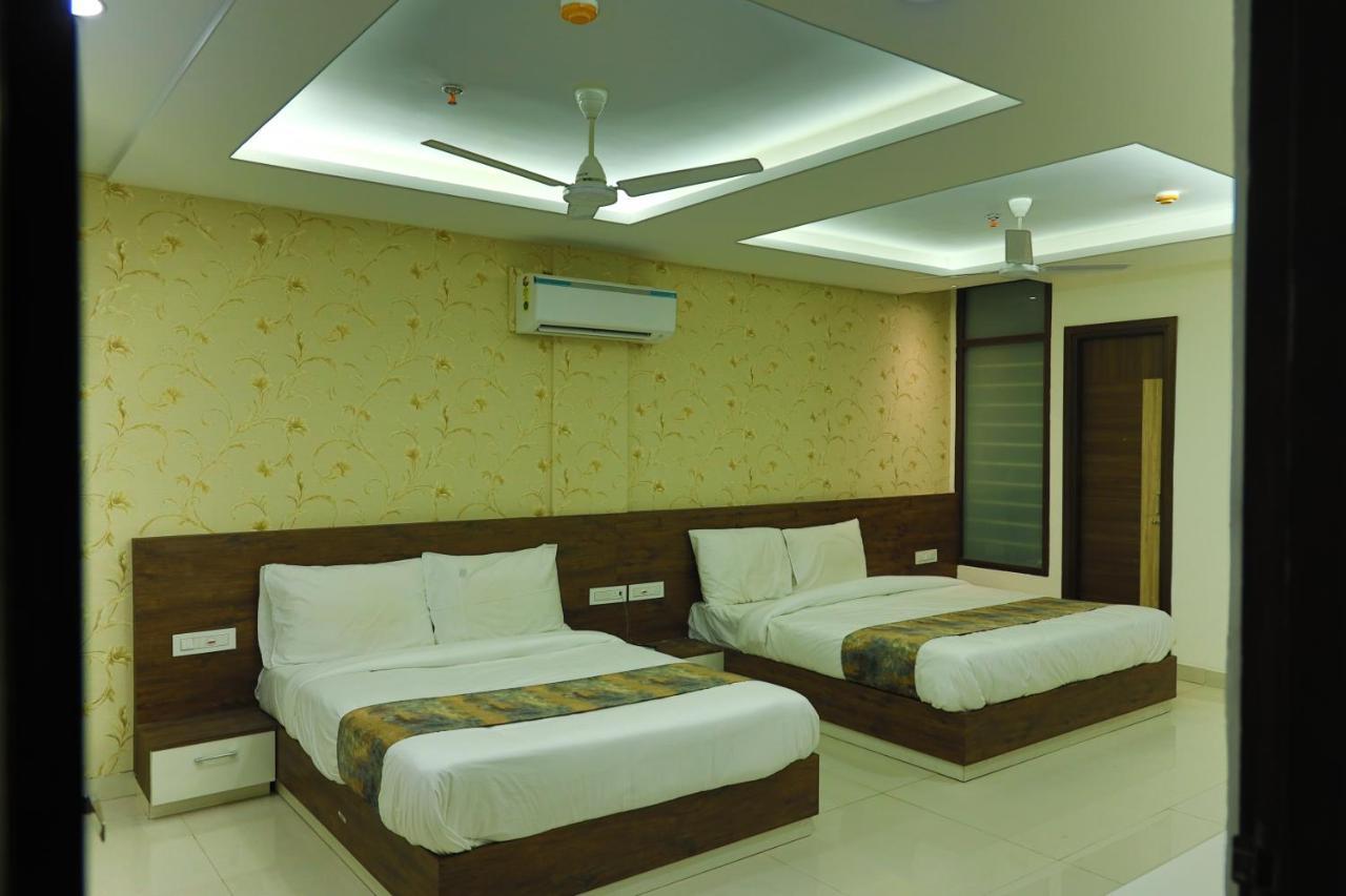Hotel Golden Leaf Mohali Luaran gambar