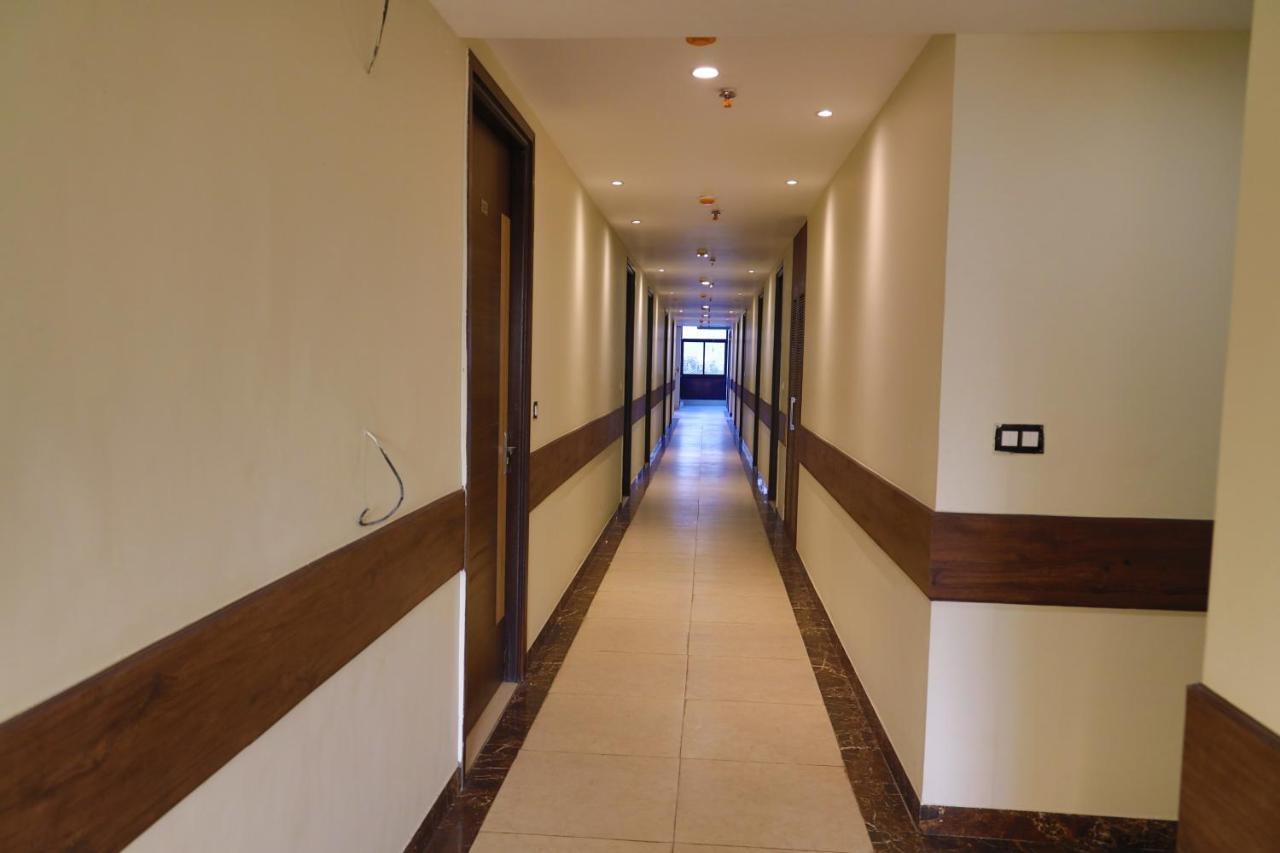 Hotel Golden Leaf Mohali Luaran gambar